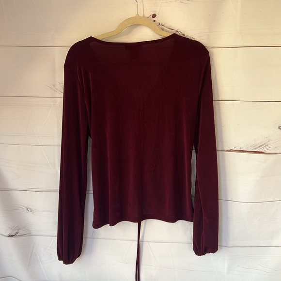 Maroon peasant with drawstring in front and long sleeves - Picture 2 of 7